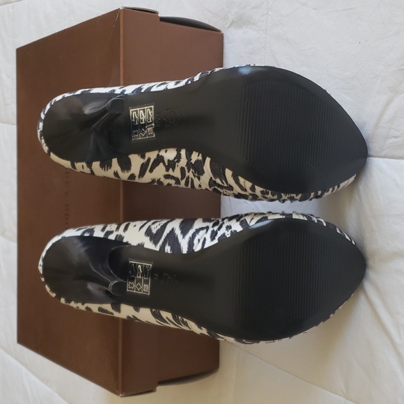 Audrey Brooke Blk&Wht Garth Cheetah Pumps - Picture 5 of 6